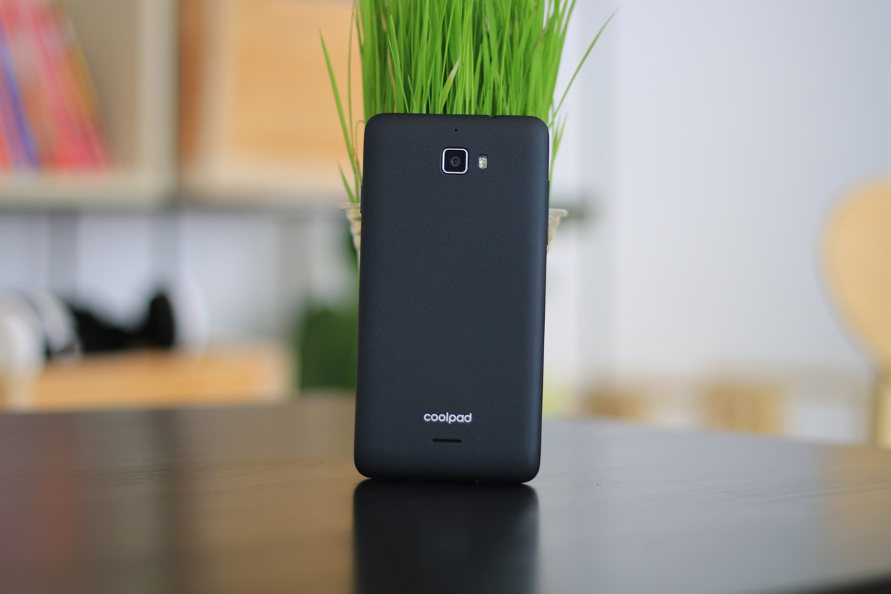Đập hộp smartphone giá 3 triệu của Coolpad