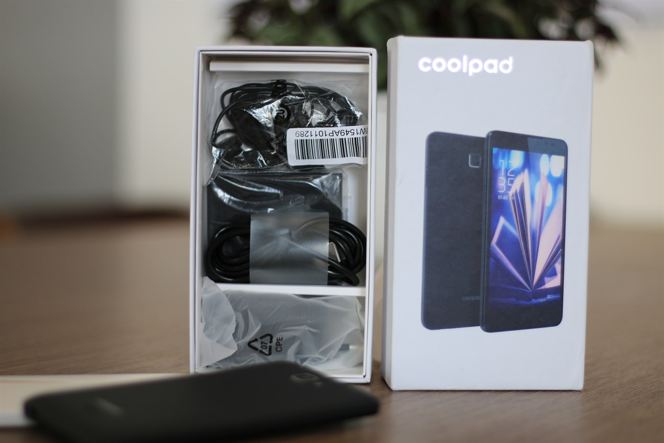 Đập hộp smartphone giá 3 triệu của Coolpad