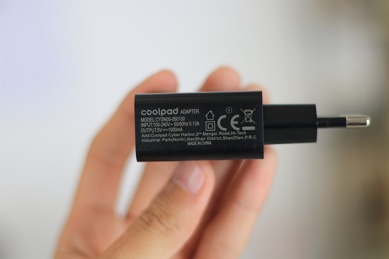 Đập hộp smartphone giá 3 triệu của Coolpad