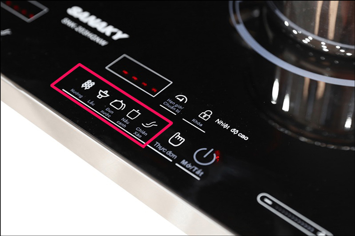 Bếp hồng ngoại Sanaky của nước nào? Có tốt không? > Bếp hồng ngoại đôi Sanaky SNK-203HGNW được trang bị 5 chế độ nấu tự động cho bữa cơm gia đình bạn sẽ thêm phần phong phú hơn.