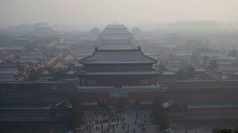 ngày nay, đất nước láng giềng đang bị ô nhiễm trầm trọng và chi phí nhân công thì tăng cao khiến nó mất điểm trầm trọng.