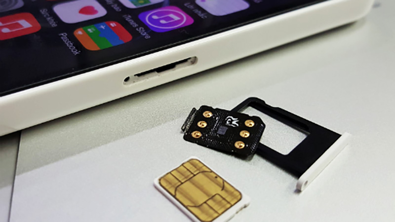 Với iPhone lock thì bạn sẽ cần sử dụng sim ghép để máy nhận sóng