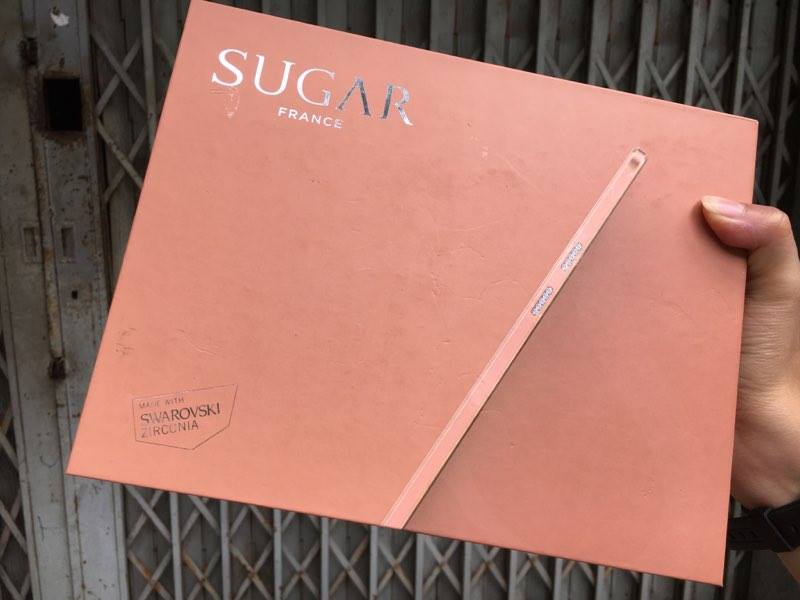 Mục sở thị bộ đôi smartphone đính kim cương cực độc của Sugar tại VN