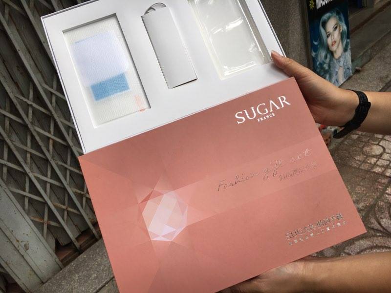 Mục sở thị bộ đôi smartphone đính kim cương cực độc của Sugar tại VN