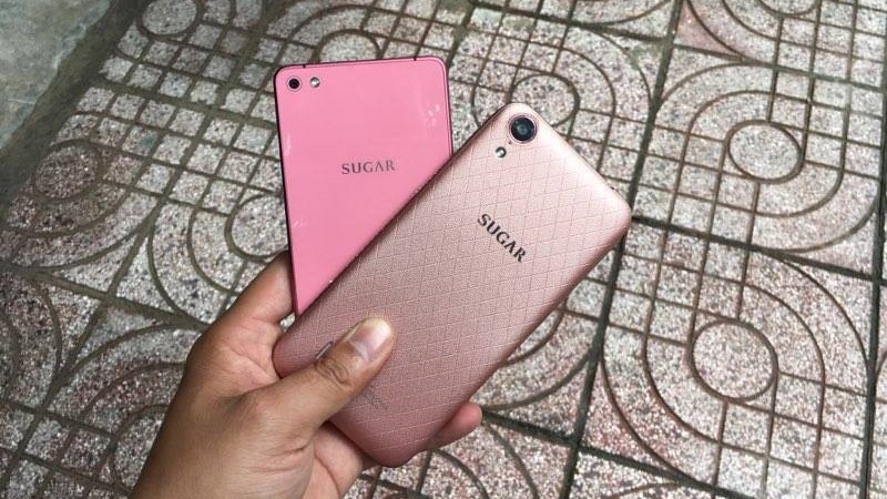 Mục sở thị bộ đôi smartphone đính kim cương cực độc của Sugar tại VN