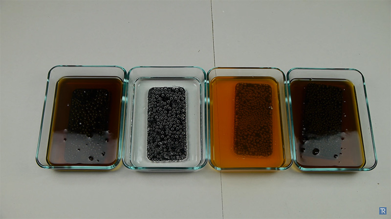 Ngâm iPhone 7 trong 4 loại nước có gas khác nhau