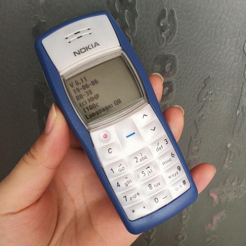 Chiếc điện thoại thứ một tỉ mà Nokia bán ra chính là một chiếc 1100 cho một khách hàng tại Nigeria vào năm 2005