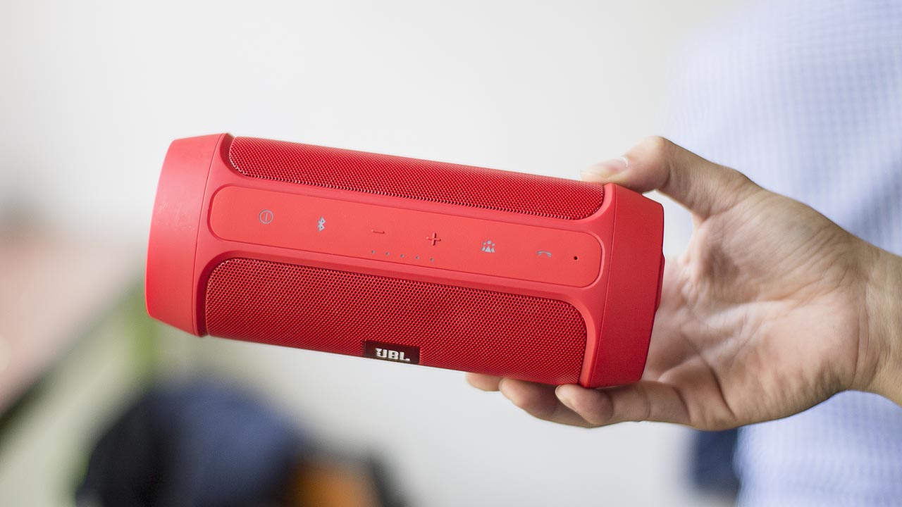 tren tay loa JBL Charge 2 plus