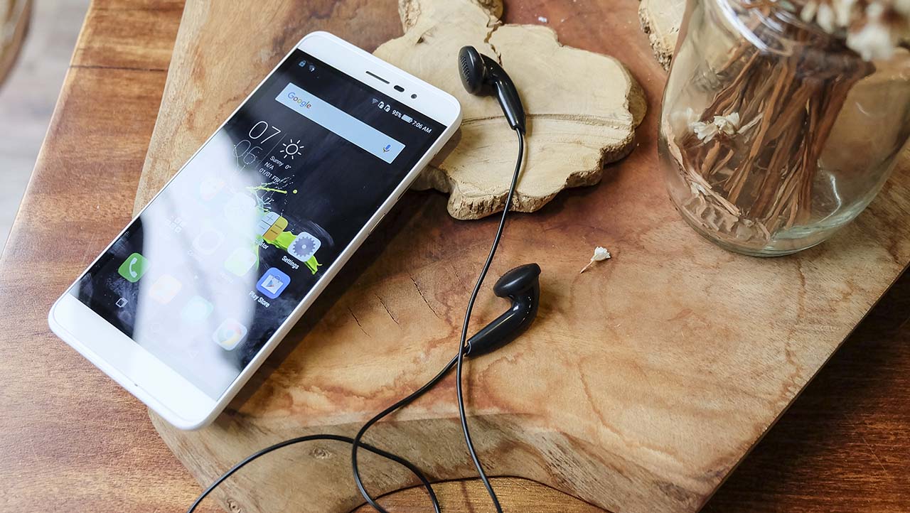 tren tay Coolpad Roar Plus