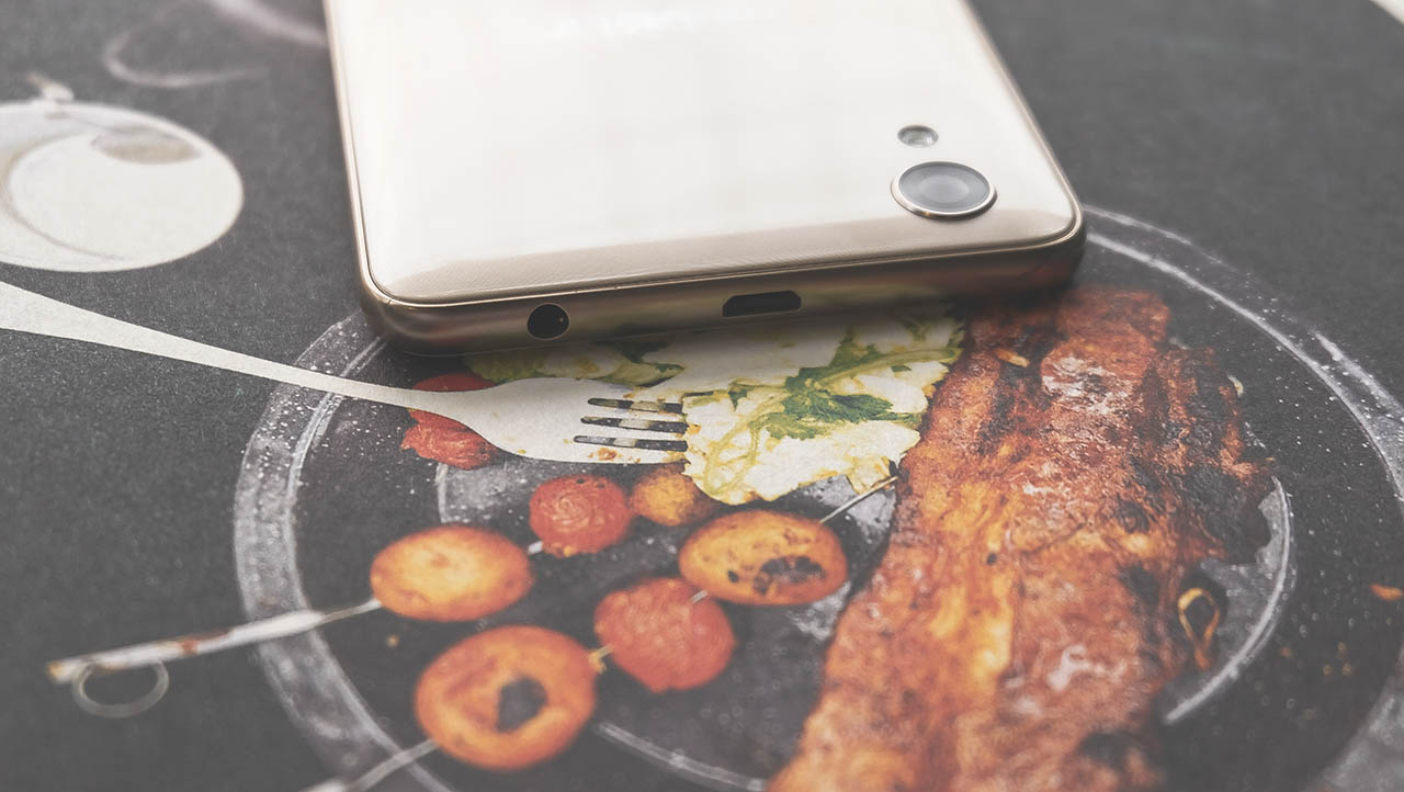 tren tay Mobiistar LAI Yuna X tren tay Mobiistar LAI Yuna X