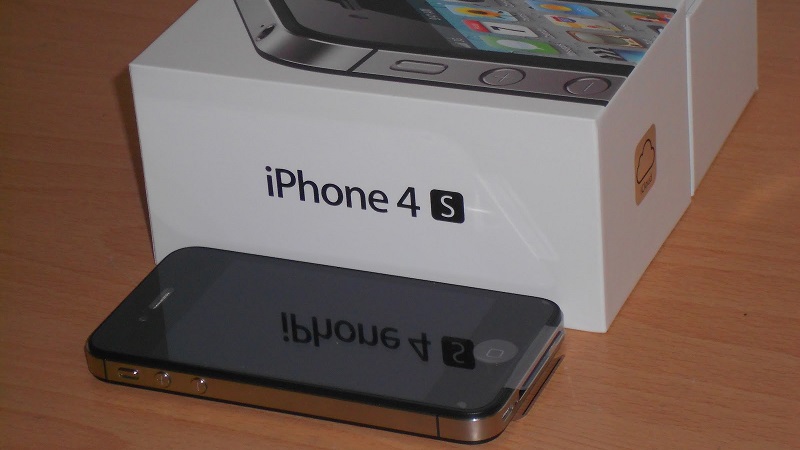 iPhone 4S nguyên seal chưa active về VN giá 2.5 triệu đồng