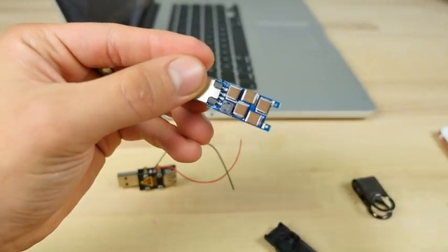 Bị sốc nguồn, iPhone 7 Plus hay Note 7 sẽ nổ trước?