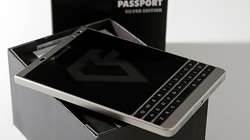 BlackBerry Passport Silver chính hãng được giảm giá tới 4.5 triệu đồng