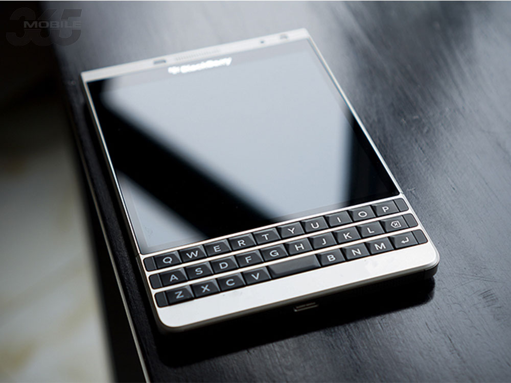 BlackBerry Passport Silver chính hãng được giảm giá tới 4.5 triệu đồng