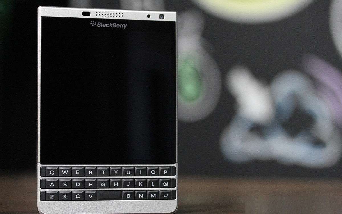 BlackBerry Passport Silver chính hãng được giảm giá tới 4.5 triệu đồng