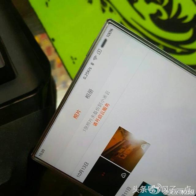 Mi Note 2 bất ngờ lộ ảnh thực tế với thiết kế rất lạ Mi Note 2 bất ngờ lộ ảnh thực tế với thiết kế rất lạ