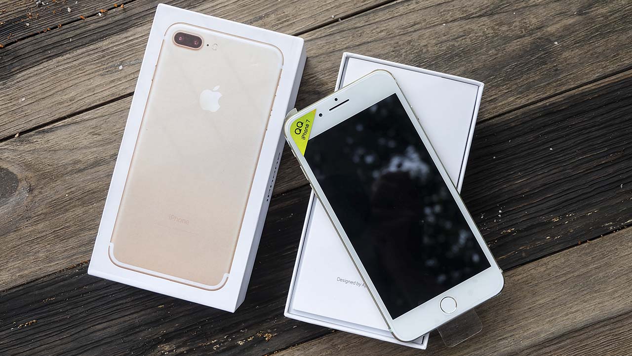 Sở hữu ngay chiếc điện thoại iPhone 7 Plus nhái 3D touch với mức giá vô cùng hấp dẫn. Với thiết kế sang trọng và tiện ích, các tính năng độc đáo cùng với bề ngoài bắt mắt, chiếc điện thoại này chắc chắn sẽ làm hài lòng mọi tín đồ công nghệ.