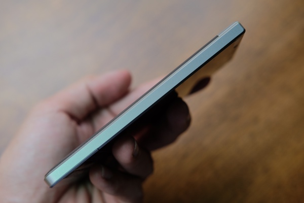 BlackBerry Passport Sliver xách tay có giá chỉ 6.6 triệu đồng BlackBerry Passport Sliver xách tay có giá chỉ 6.6 triệu đồng