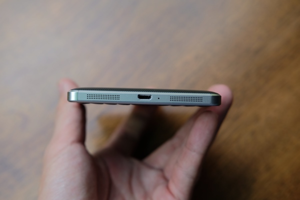 BlackBerry Passport Sliver xách tay có giá chỉ 6.6 triệu đồng BlackBerry Passport Sliver xách tay có giá chỉ 6.6 triệu đồng