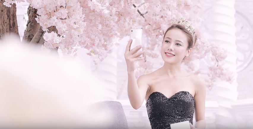 Xem video vui Bạch Tuyết - Hoàng Hậu: Chuyện chưa kể & Cái kết bất ngờ Xem video vui Bạch Tuyết - Hoàng Hậu: Chuyện chưa kể & Cái kết bất ngờ