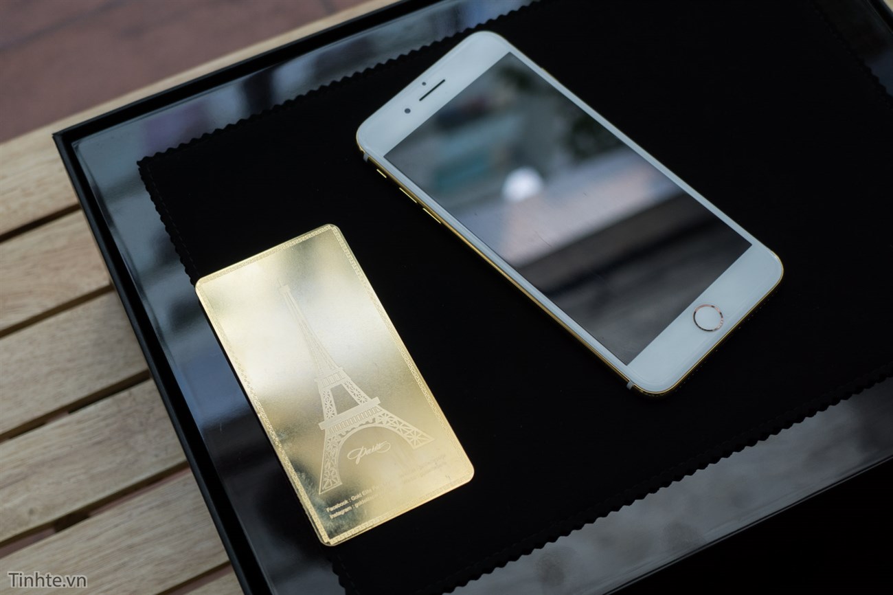 Mở hộp iPhone 7 Plus phiên bản vàng 24K, giá 180 triệu đồng tại VN
