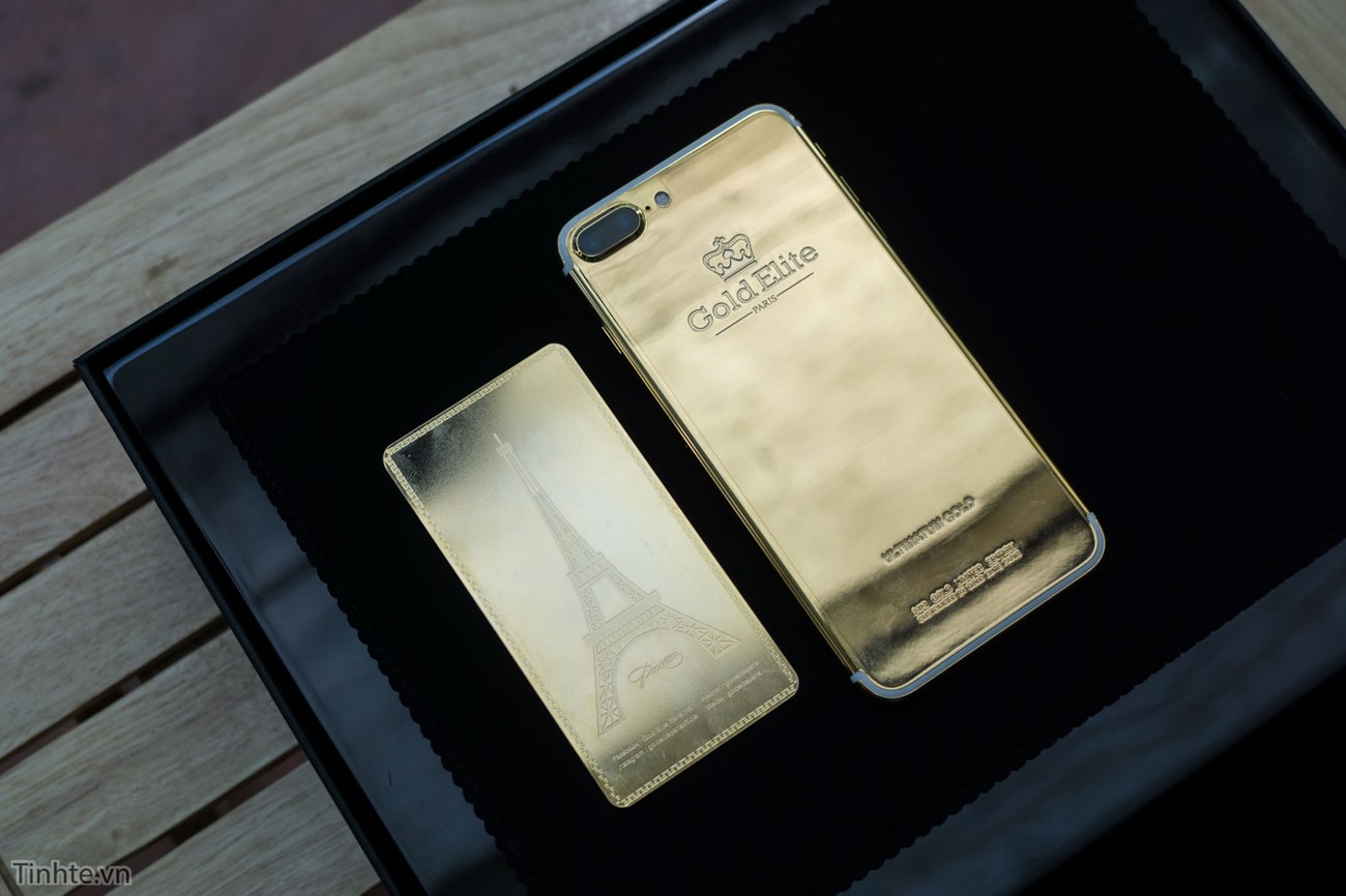 Mở hộp iPhone 7 Plus phiên bản vàng 24K, giá 180 triệu đồng tại VN