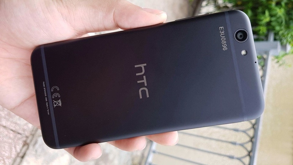 HTC One A9s. Smartphone cạnh tranh với J7 Prime, OPPO F1s của HTC có RAM 3 GB, vân tay 1 chạm