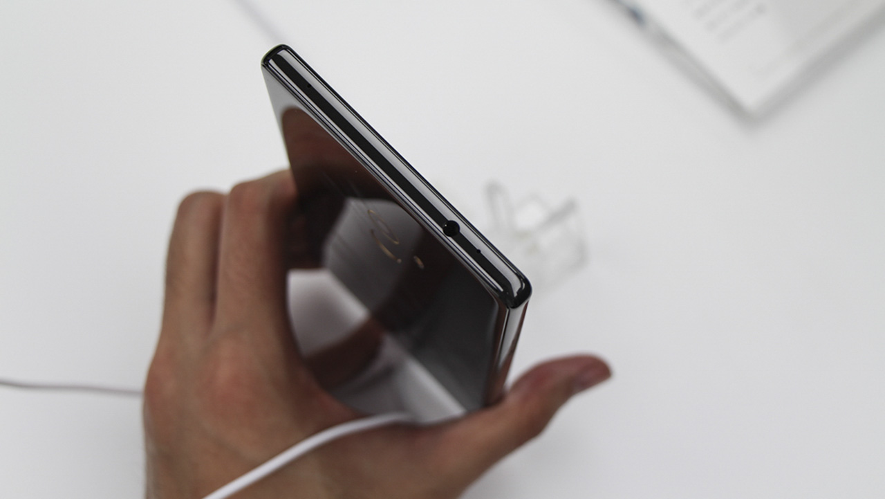 trên tay Xiaomi Mi Mix