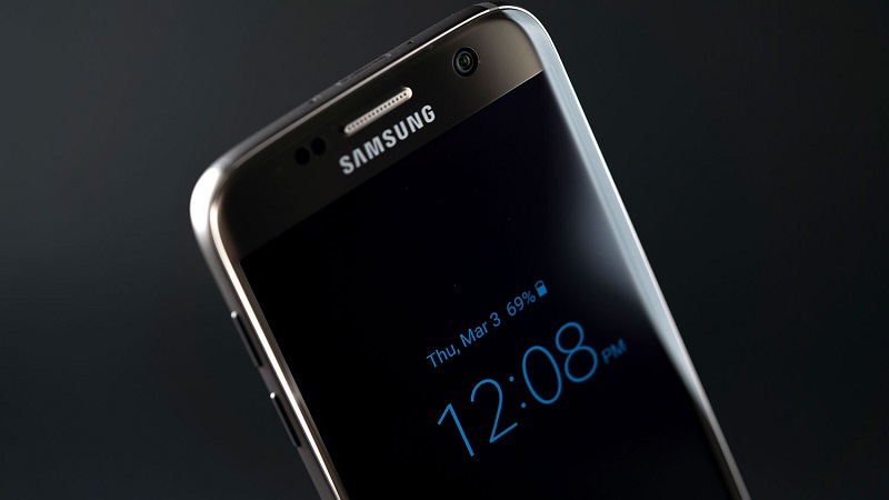 Galaxy S8 sẽ không ra mắt sớm, Galaxy S7 Edge Blue Coral có thể bị chậm