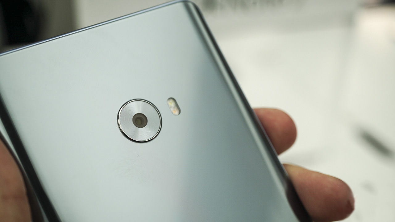 trên tay Xiaomi Mi Note 2 trên tay Xiaomi Mi Note 2