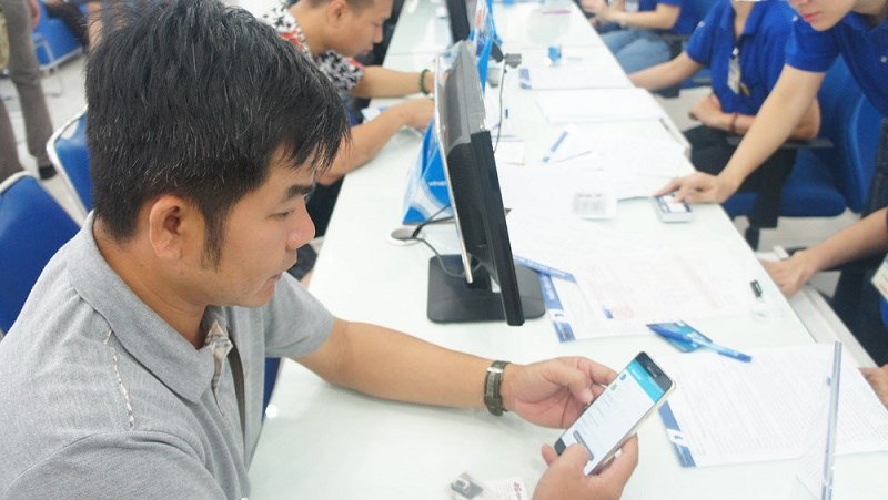 Bị khách hàng tố cáo tự kích hoạt dịch vụ, các nhà mạng nói gì?