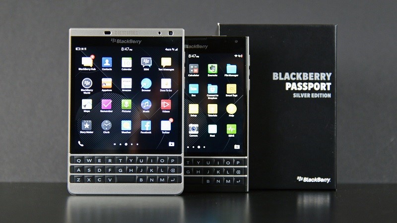 Dân buôn xả hàng, giá BlackBerry Passport tại VN chạm đáy Dân buôn xả hàng, giá BlackBerry Passport tại VN chạm đáy