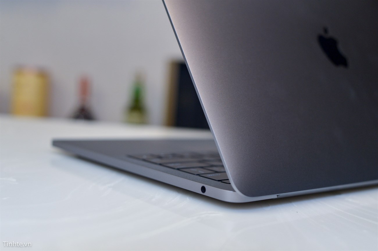 apple_1 Cận cảnh Macbook Pro 13 inch 2016: Quyến rũ khó cưỡng