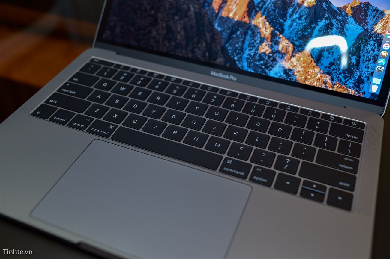 apple_1 Cận cảnh Macbook Pro 13 inch 2016: Quyến rũ khó cưỡng