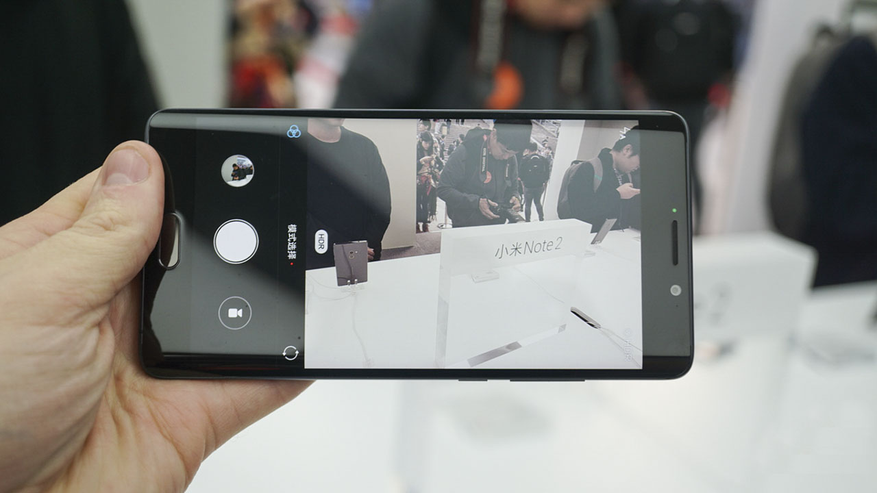 Xiaomi Mi Note 2 cháy hàng chỉ sau 50 giây Xiaomi Mi Note 2 cháy hàng chỉ sau 50 giây