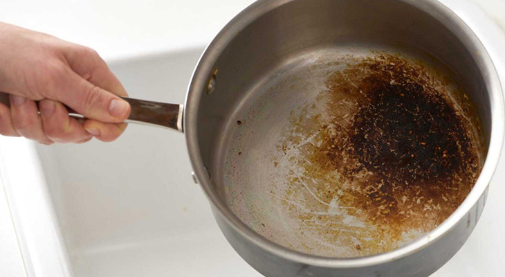 Không nên để nồi nhôm bị cháy trong quá trình đun nấu.