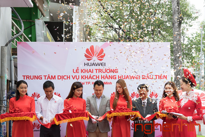 Huawei khai trương trung tâm dịch vụ khách hàng đầu tiên tại Việt Nam