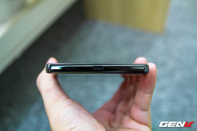 Mở hộp Xiaomi Mi Mix duy nhất tại Việt Nam: Đẹp đến khó tin, giá 30 triệu đồng