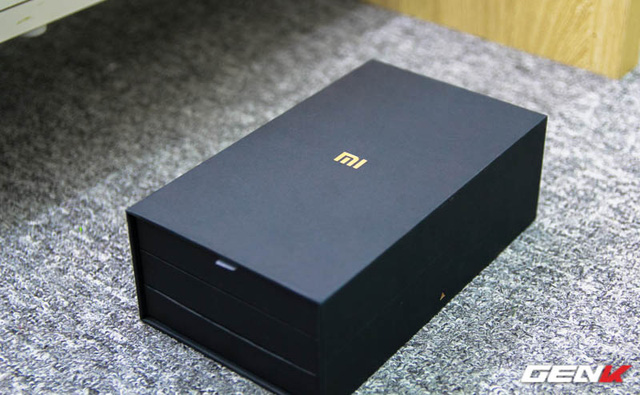 Mở hộp Xiaomi Mi Mix duy nhất tại Việt Nam: Đẹp đến khó tin, giá 30 triệu đồng