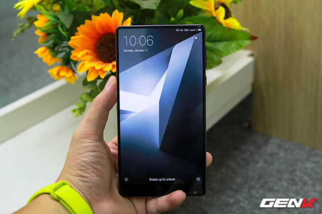 Mở hộp Xiaomi Mi Mix duy nhất tại Việt Nam: Đẹp đến khó tin, giá 30 triệu đồng