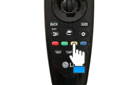 Nhấn nút vàng trên remote