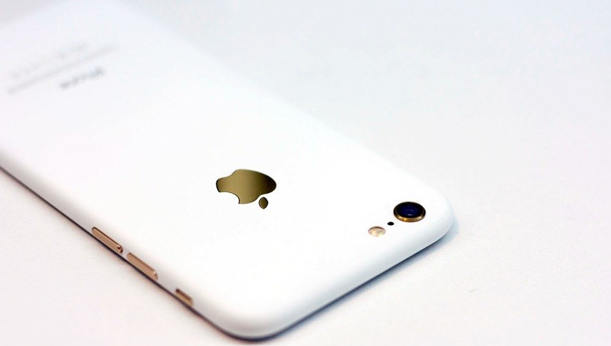 Bạn là một người yêu thích sự tinh tế và đơn giản? Hãy không bỏ qua chiếc iPhone 7 Plus màu mới trắng như tuyết này. Với màu sắc tươi sáng, thiết kế hiện đại và tính năng vượt trội, chiếc điện thoại này sẽ làm bạn hài lòng ngay từ cái nhìn đầu tiên.