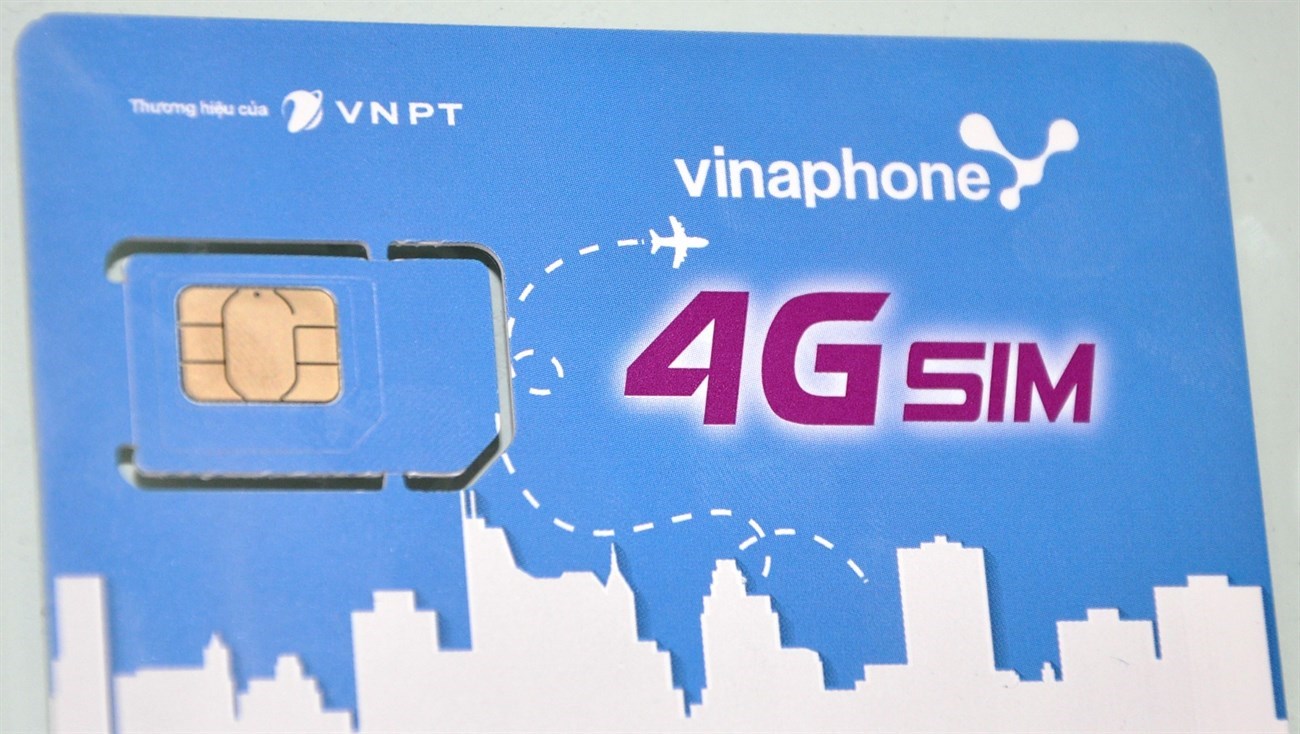 Người dân đua nhau mua SIM 4G thương mại đầu tiên tại Việt Nam