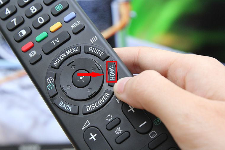 Bước 1: Nhấn nút Home trên remote để mở ra giao diện Home.