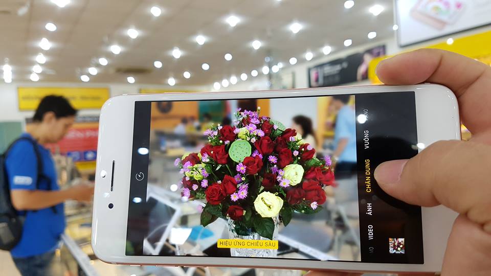 iPhone 7 đầu tiên đến tay người dùng