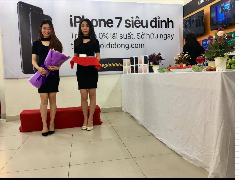 iPhone 7 đầu tiên đến tay người dùng