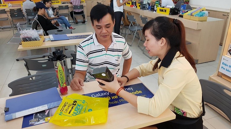 iPhone 7 đầu tiên đến tay người dùng