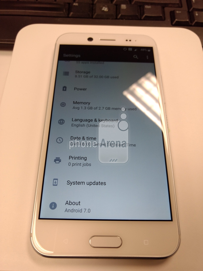 HTC Bolt xuất hiện ảnh thực tế với thiết kế kim loại nguyên khối, chạy Android 7.0