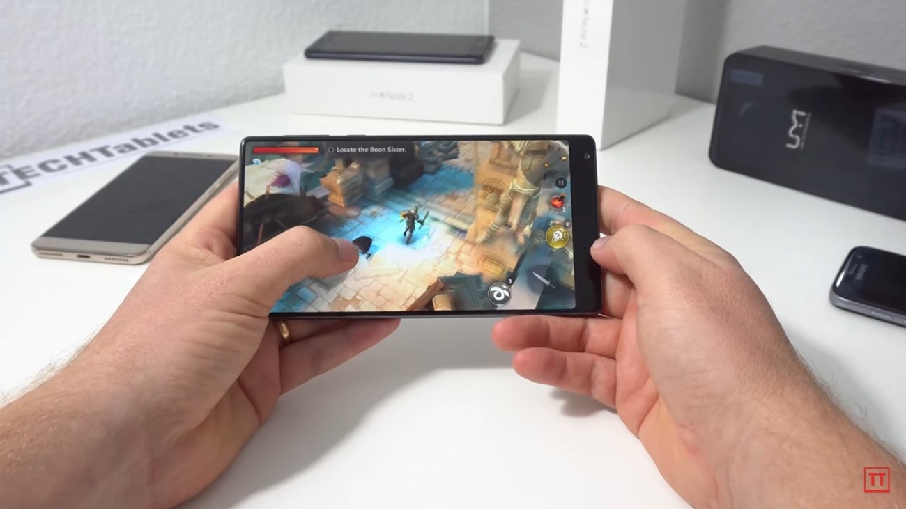Trải nghiệm chơi game trên Mi MIX viền cạnh màn hình siêu mỏng