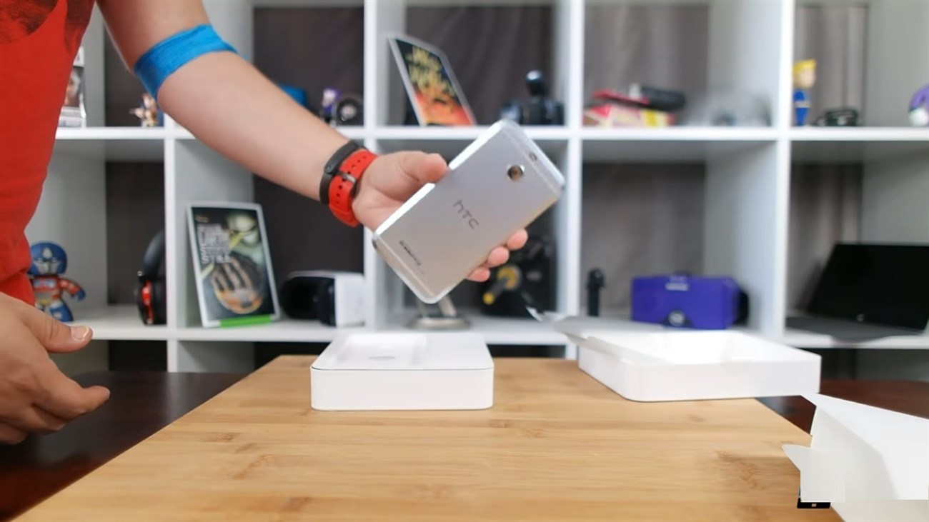 Mở hộp HTC Bolt: Khung vỏ nhôm, camera 16MP có OIS, jack tai nghe 3.5mm biến mất